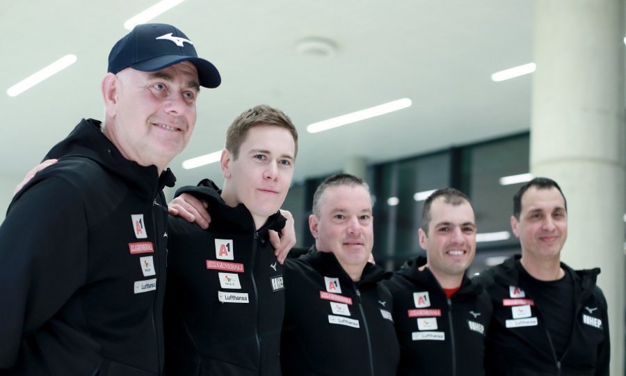 Tomislav Zubčić (tata), Filip Zubčić, Robert Horvat (serviser), Marko Šuman (trener) i Zoran Pršo (fizioterapeut)
