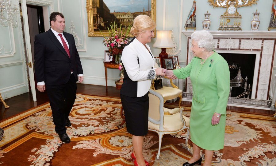 Kolinda Grabar Kitarović i kraljica Elizabeth