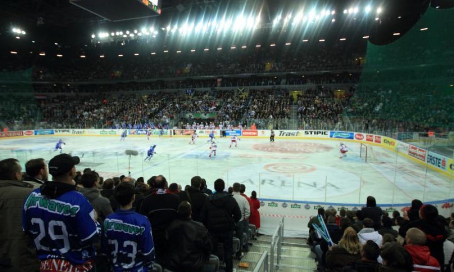 Arena je bila puna (Medveščak - KAC)