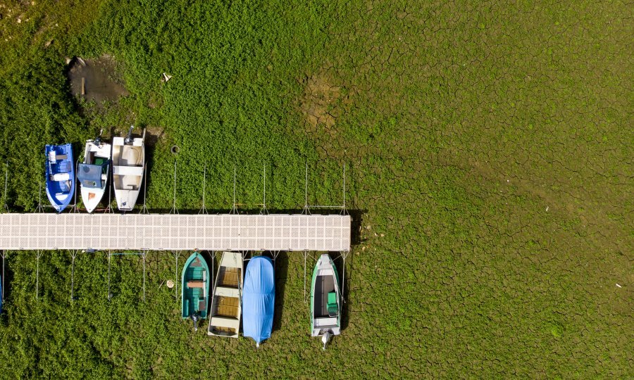 Presušeni dio rijeke Doubs na granici Švicarske i Francuske