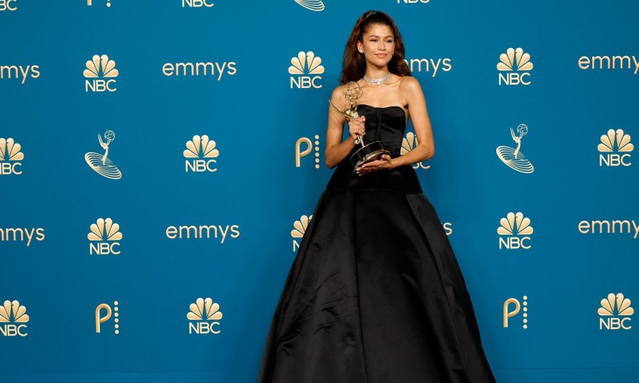 Zendaya - prva glumica koja je dvaput za redom dobila Emmyja, a nije bjelkinja i najmlađa glumica kojoj je takvo što uspjelo.