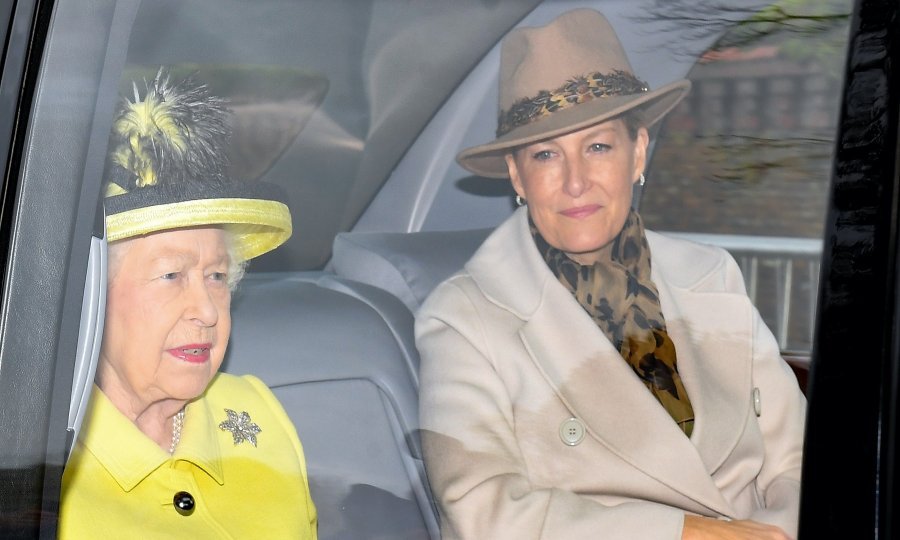 Kraljica Elizabeta II i Sophie, grofica od Wessexa