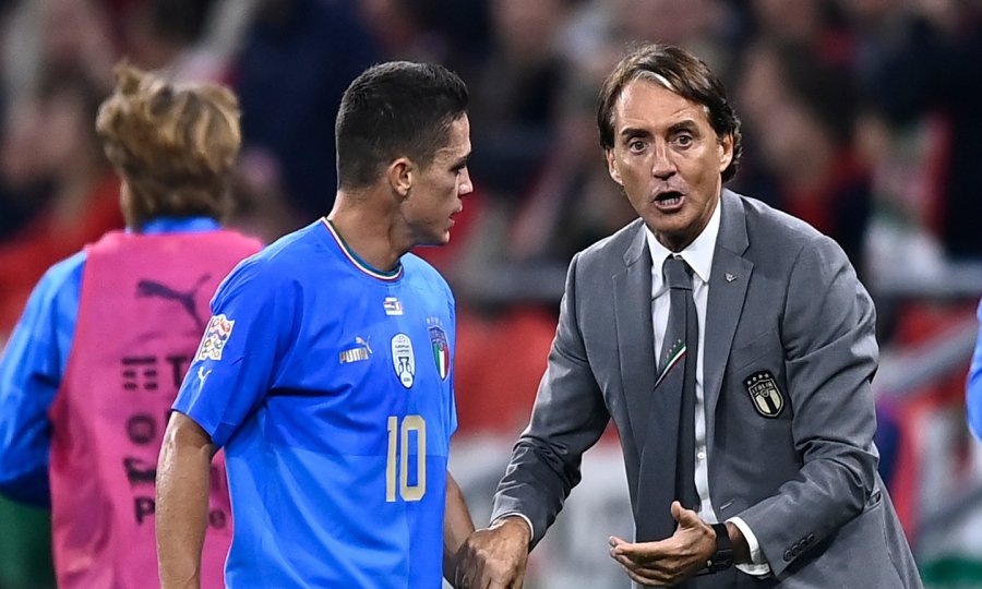 Giacomo Raspadori i Roberto Mancini