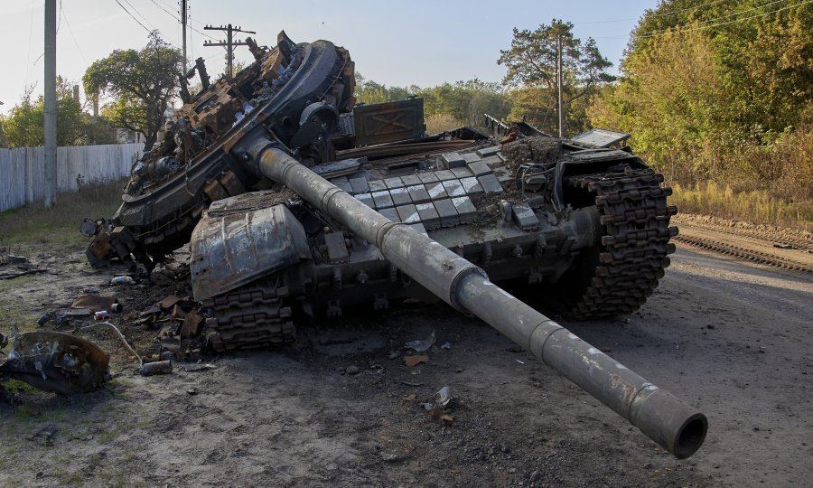 Uništeni ruski tenk u Ukrajini
