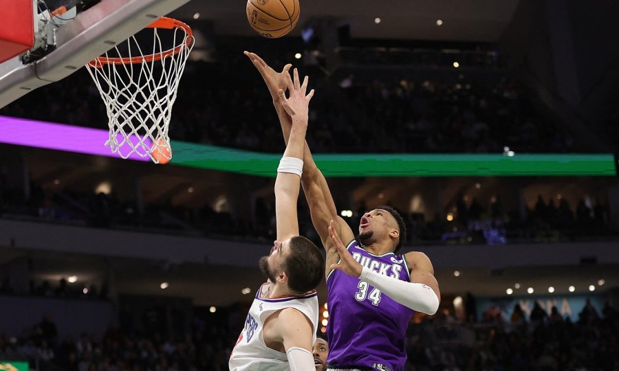 Giannis Antetokounmpo i Ivica Zubac