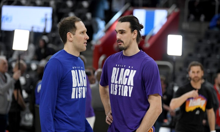 Bojan Bogdanović i Dario Šarić prije početka susreta
