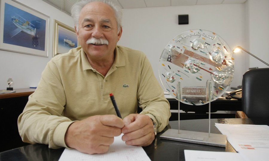 ad plastik Josip Boban