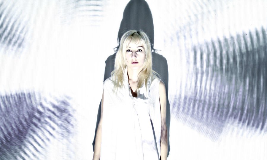 Zola Jesus 01