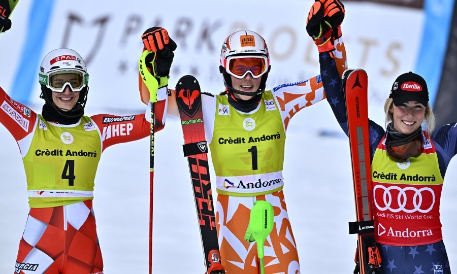 Slijeva Leona Popović, Petra Vlhova i Mikaela Shiffrin