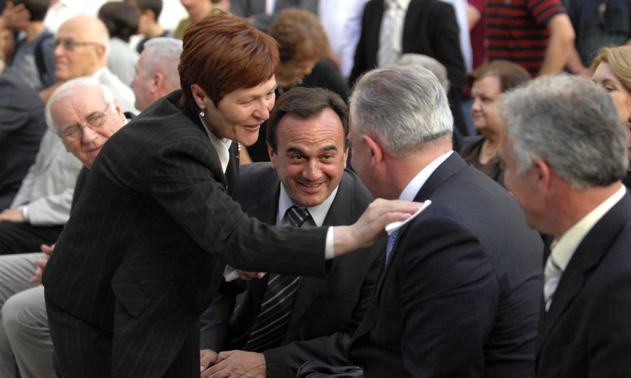 Neda Klarić briše govno s Ive Sanadera