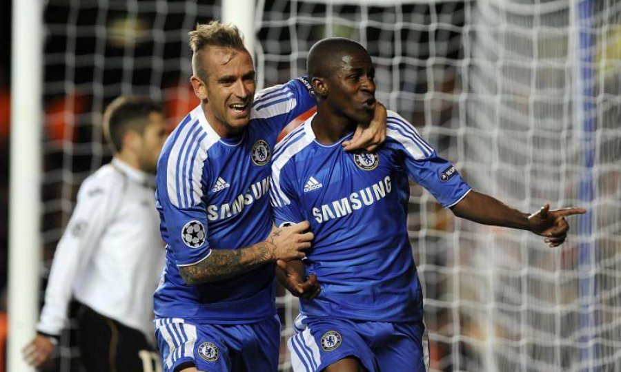 Ramires (desno) i Raul Meireles