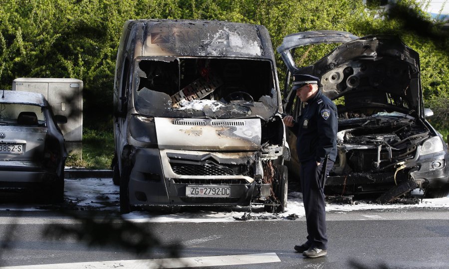 požar automobili gruška