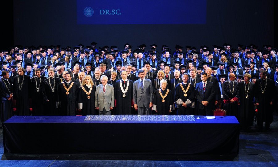 Sveučilište u Zagrebu promoviralo je u nedjelju tijekom dviju svečanosti u Hrvatskom narodnom kazalištu 419 novih doktora znanosti.