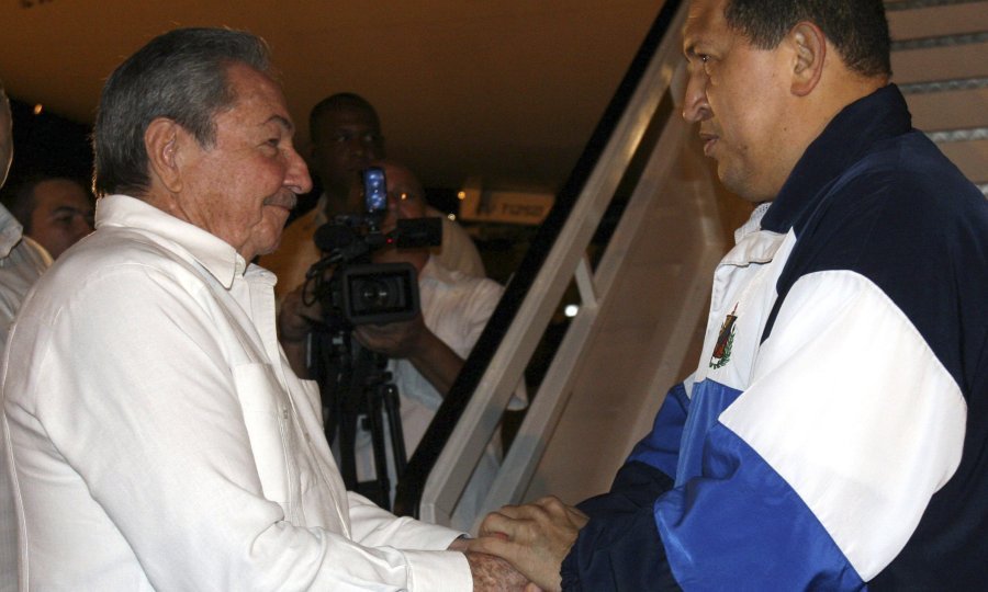 Hugo Chavez Raul Castro