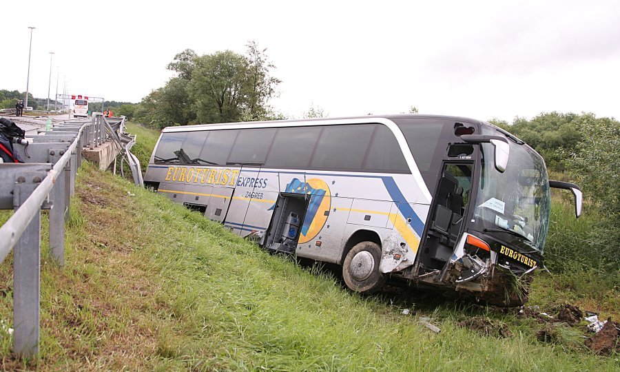prometna autobus