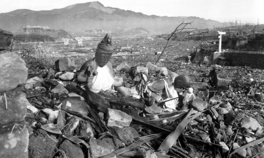 Nagasaki - uništeni hram (Arhivska fotografija)