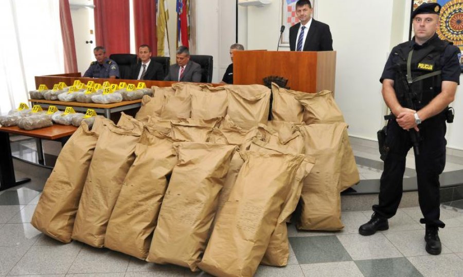 BAJAKOVO ZAPLJENA DROGE MARIHUANA DROGA