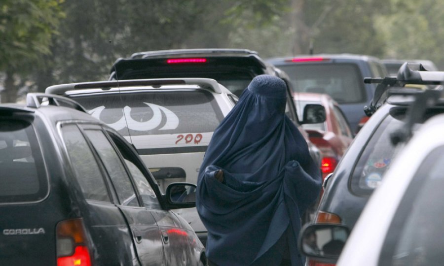 burka u gužvi