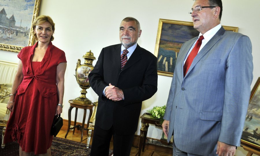 stjepan mesić hns vesna pusić radimir čačić