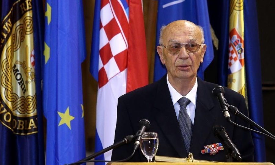 U Hrvatskom vojnom ucilistu Petar Zrinski obiljezena je 22. obljetnice Glavnog stozera OSRH i Dana neovisnosti RH. Svecanosti su nazocili predsjednik Republike Hrvatske i vrhovni zapovjednik OS RH, Ivo Josipovic, zamjenica ministra obrane RH Visnja Tafra