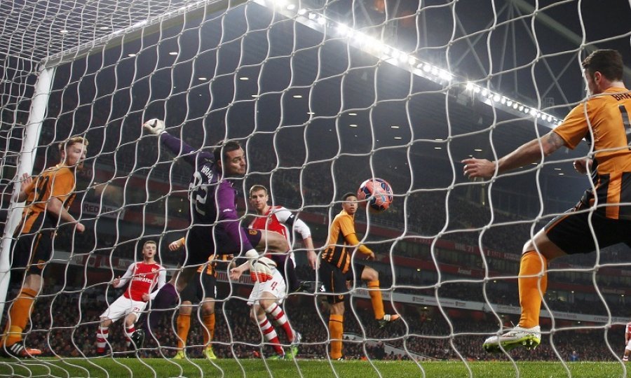 Mertesacker zabija