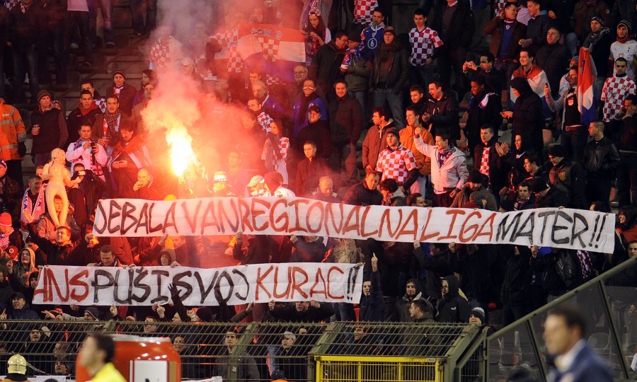 Belgija-Hrvatska, Bruxelles 2010, navijači, transparent