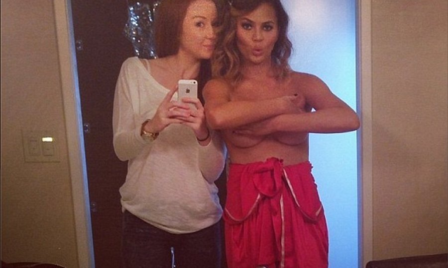 Chrissy Teigen 2