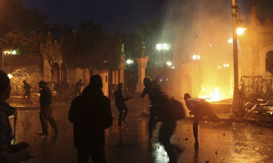 Egipat, Molotovljevim koktelima na na Mursija