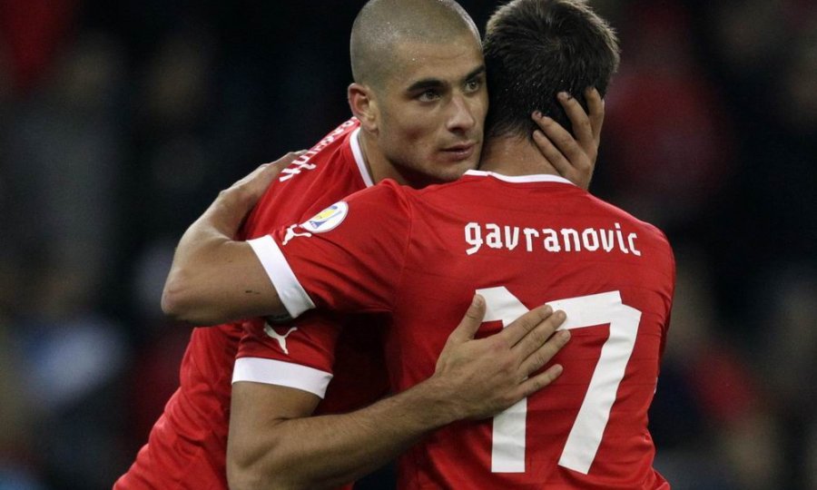Eren Derdiyok (L) Mario Gavranović