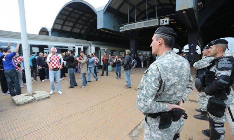 Hrvatski navijači u Skopju 12