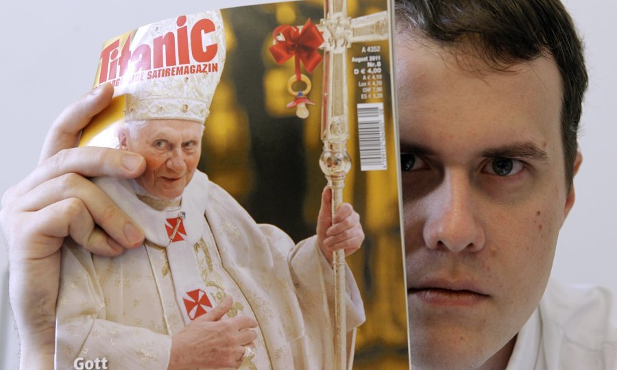 TITANIC PAPA BENEDIKT LEO FISCHER