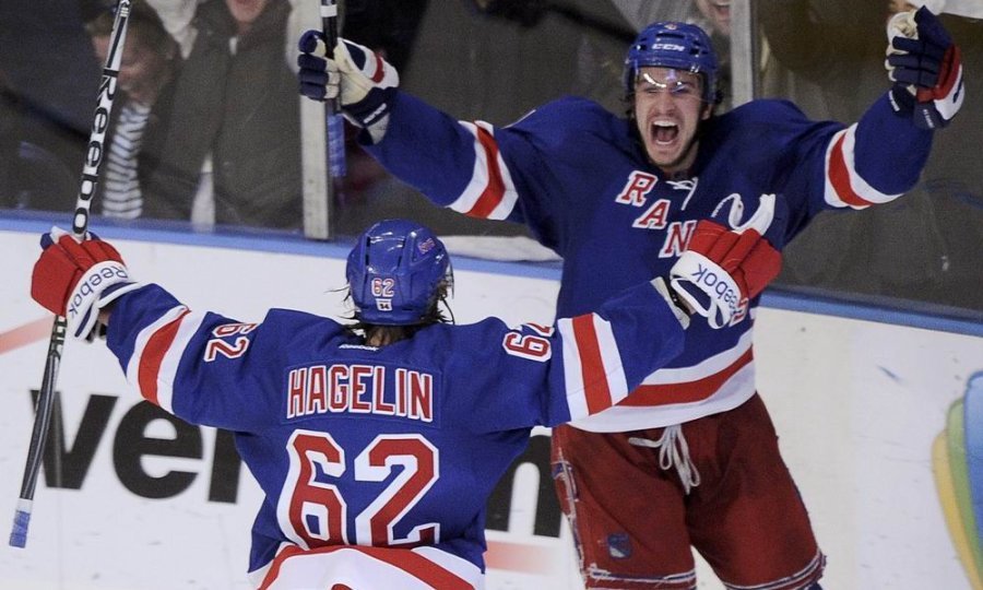 Michael Del Zotto (d) i Carl Hagelin