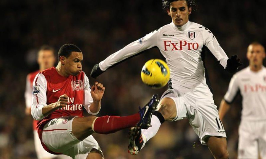 Bryan Ruiz (Fulham) i Francis Coquelin (Arsenal)