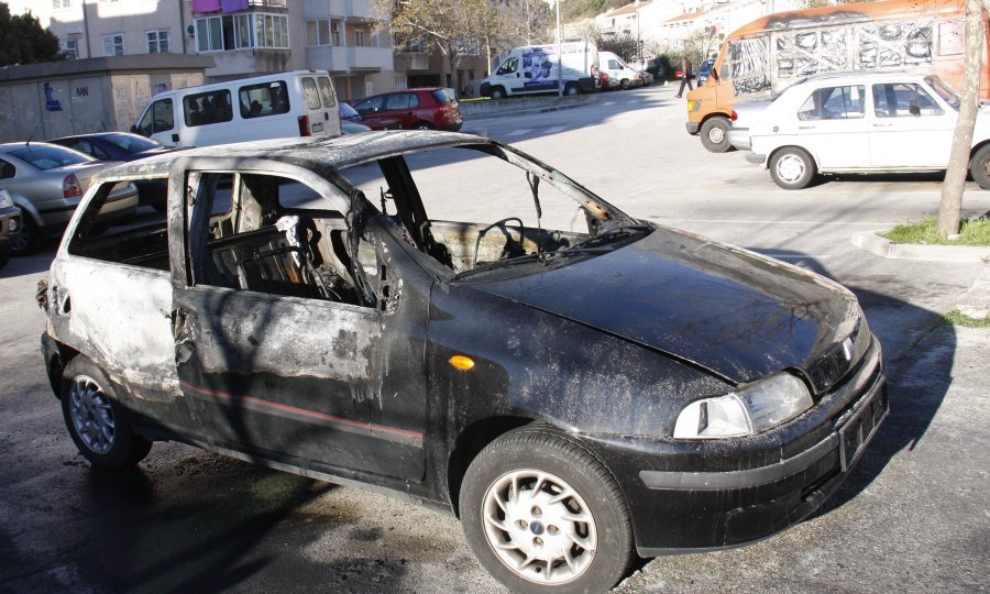 požar automobil