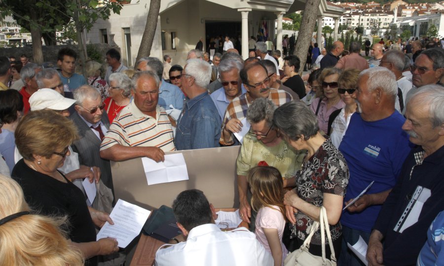 GROBLJE MAKARSKA PRIMOPREDAJA