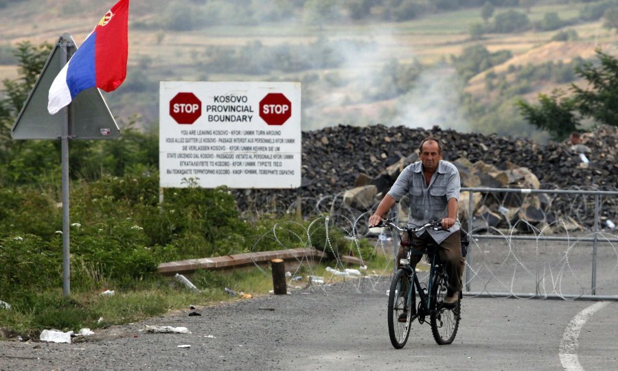 2011-07-31T192839Z_01_MDJ14_RTRIDSP_3_KOSOVO-BORDER