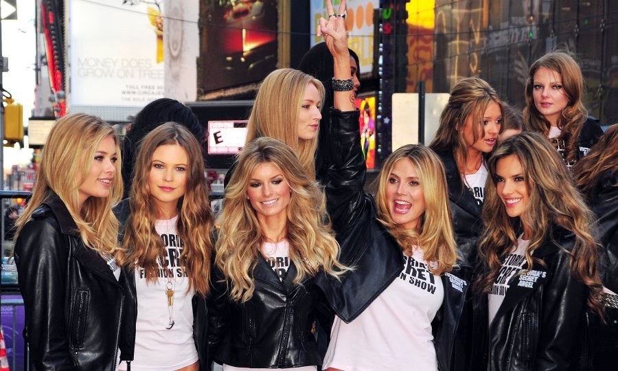 Marissa Miller, Heidi Klum i Alessandra Ambrosio s drugim Victoria's Secret supermodelima