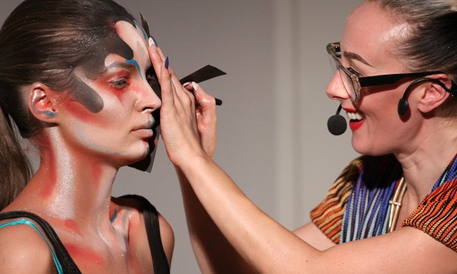 Make up 11