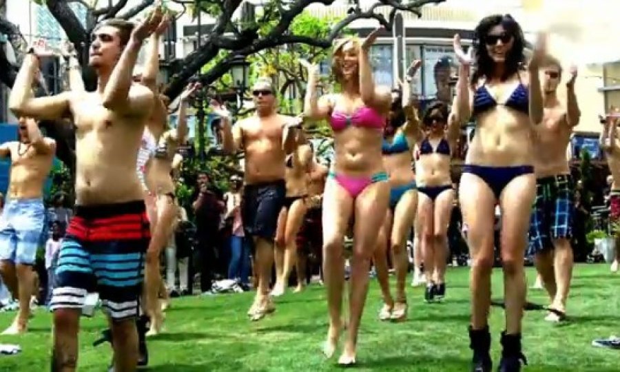 bikini flash mob