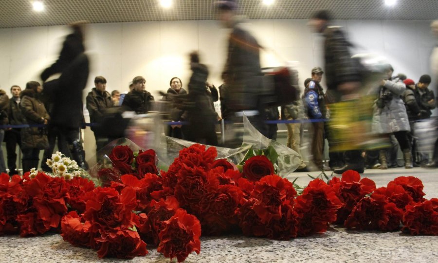 Počast poginulima u terorističkom napadu na aerodromu Domdjedovo