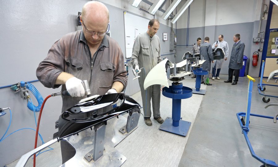 AD Plastik proizvodi dijelove i pribor za motorna vozila i proizvoda iz plastičnih masa