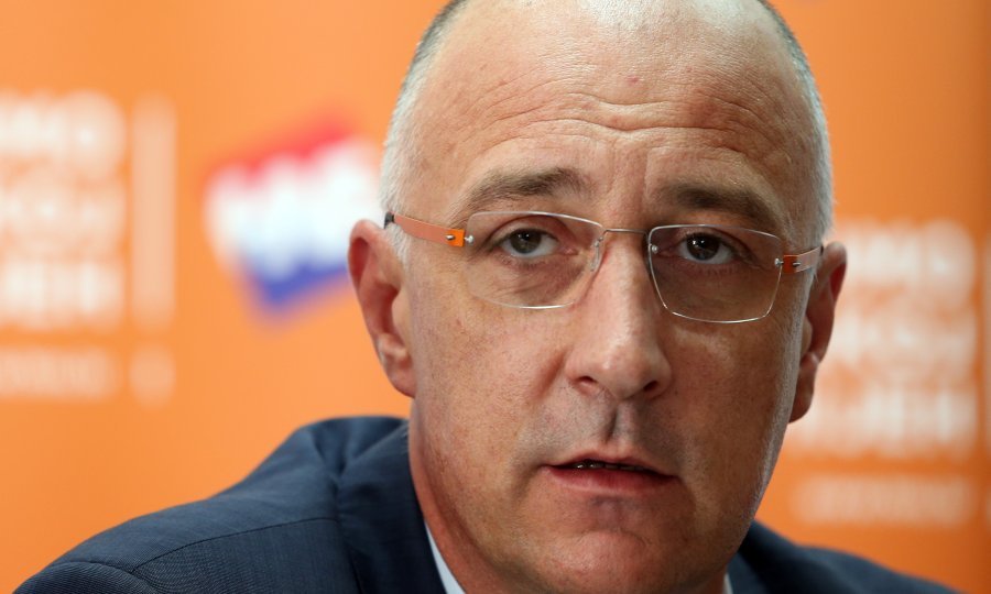 Predsjednik HNS-a Ivan Vrdoljak pozvao je građane da u nedjelju iziđu na lokalne izbore i iskoriste pravo glasa kako bi pobjedila otvorena Hrvatska umjesto populističkih politika