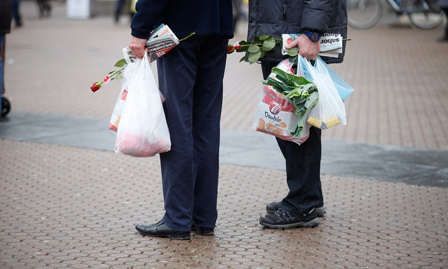 Ugođaju dana zaljubljenih pridonijeli su i kavaliri s ružom u rukama, koji su odlučili romantično, sa svojim damama, obilježiti dan ljubavi.