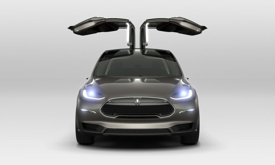 Tesla Model X po popularnosti dostiže Model S