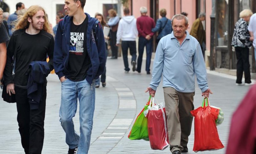 Plastične vrećice nakon 31. prosinca 2018. više se neće smjeti besplatno davati prilikom kupnje robe u trgovinama
