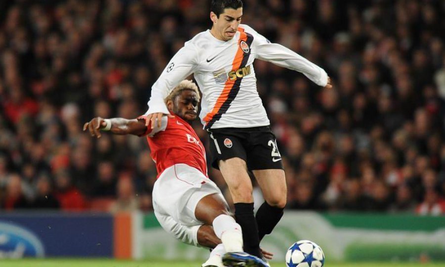 Alex Song (l) i Henrik Mkhitaryan