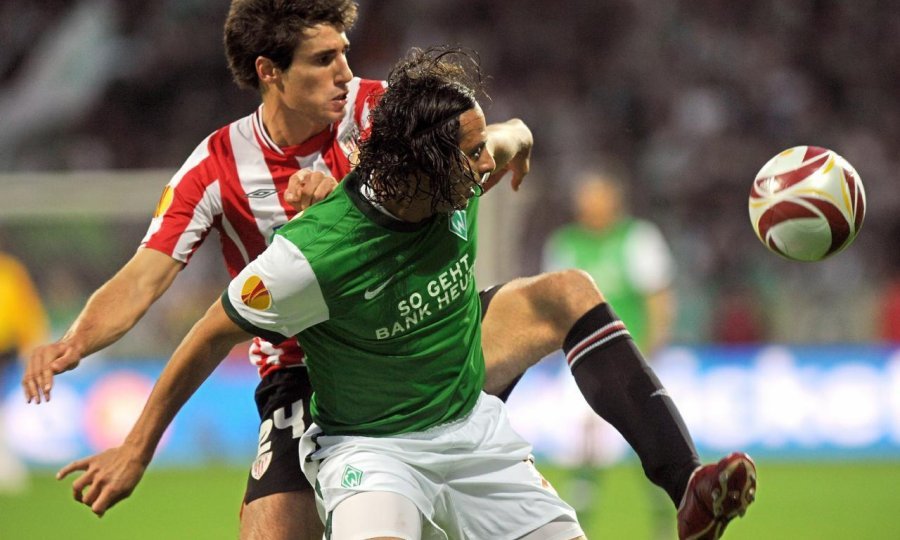 Claudio Pizzaro Javier Martinez
