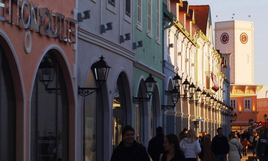 roses outlet