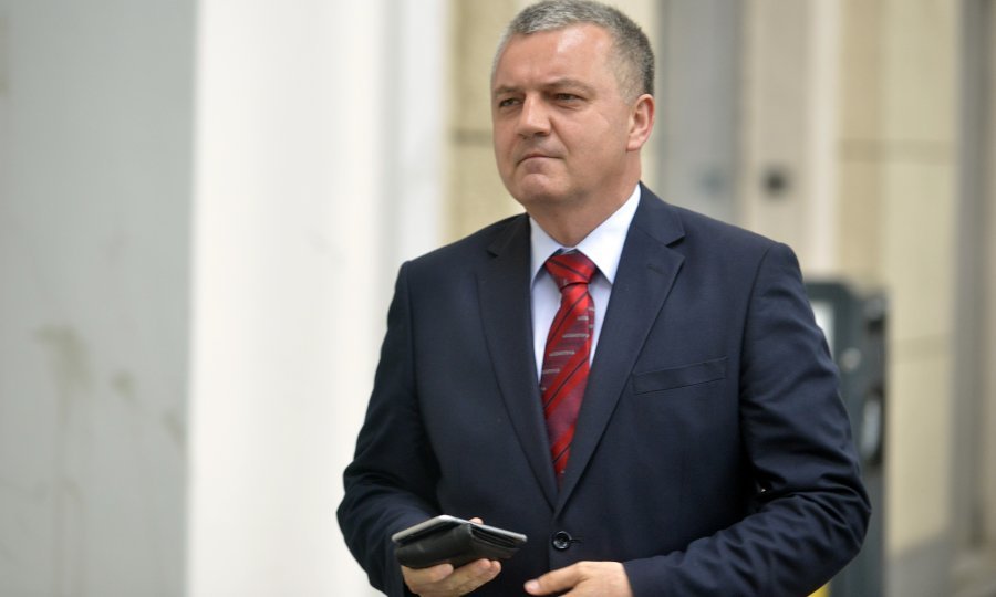 Zagreb, 270616. Trg zrtava fasizma, sredsnjica HDZ-a. Sjednica predsjednistva stranke HDZ-a o aktualnoj politickoj situaciji. Na fotografiji: Darko Horvat. Foto: Bruno Konjevic / CROPIX