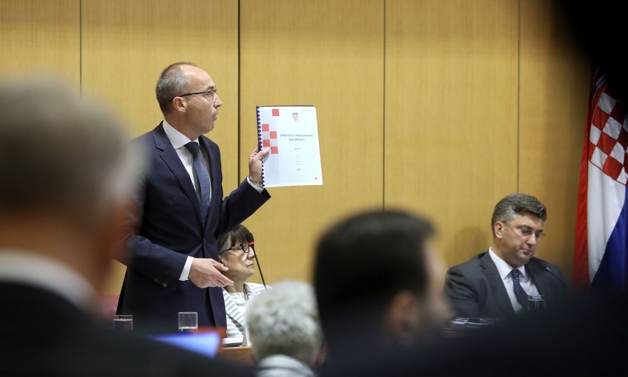 Potpredsjednik Vlade i ministr obrane Damir Krstičević